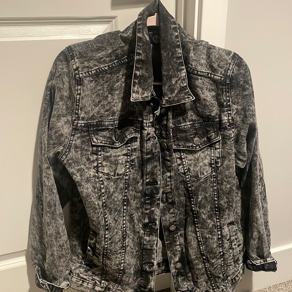 Color washed Jean jacket - Picture 1 of 1